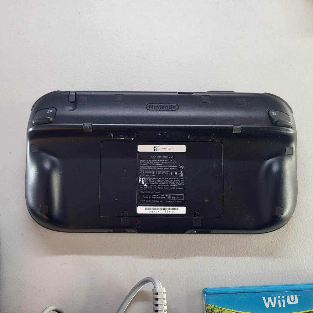 Wii U Console Deluxe: Mario Kart 8 Edition Wii U (In Box)