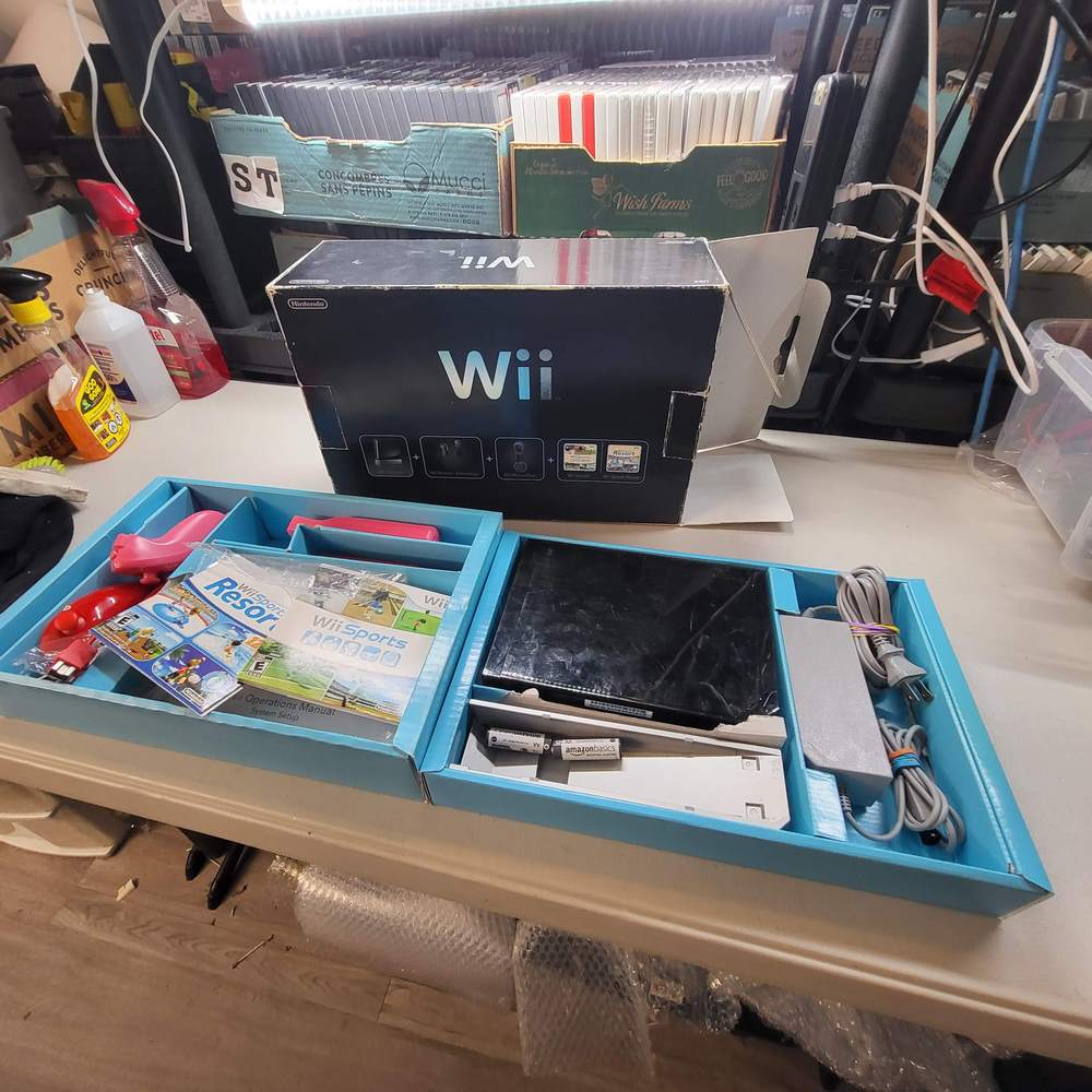 Black Original Used Console Nintendo Wii System (CIB) + 2 X New 3rd Party controller